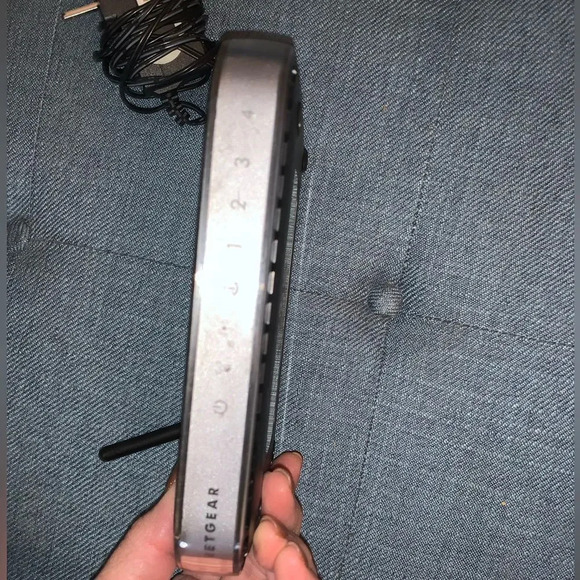 Netgear N150 150 Mbps 4-Port 10/100 Wireless N Router (WNR1000) - Picture 5 of 6